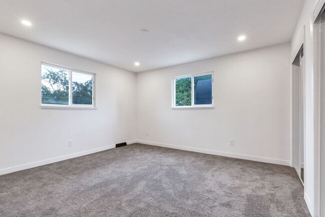 Building Photo - 6087 W 84th Ave