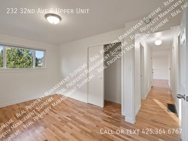 Building Photo - 232 32nd Ave E