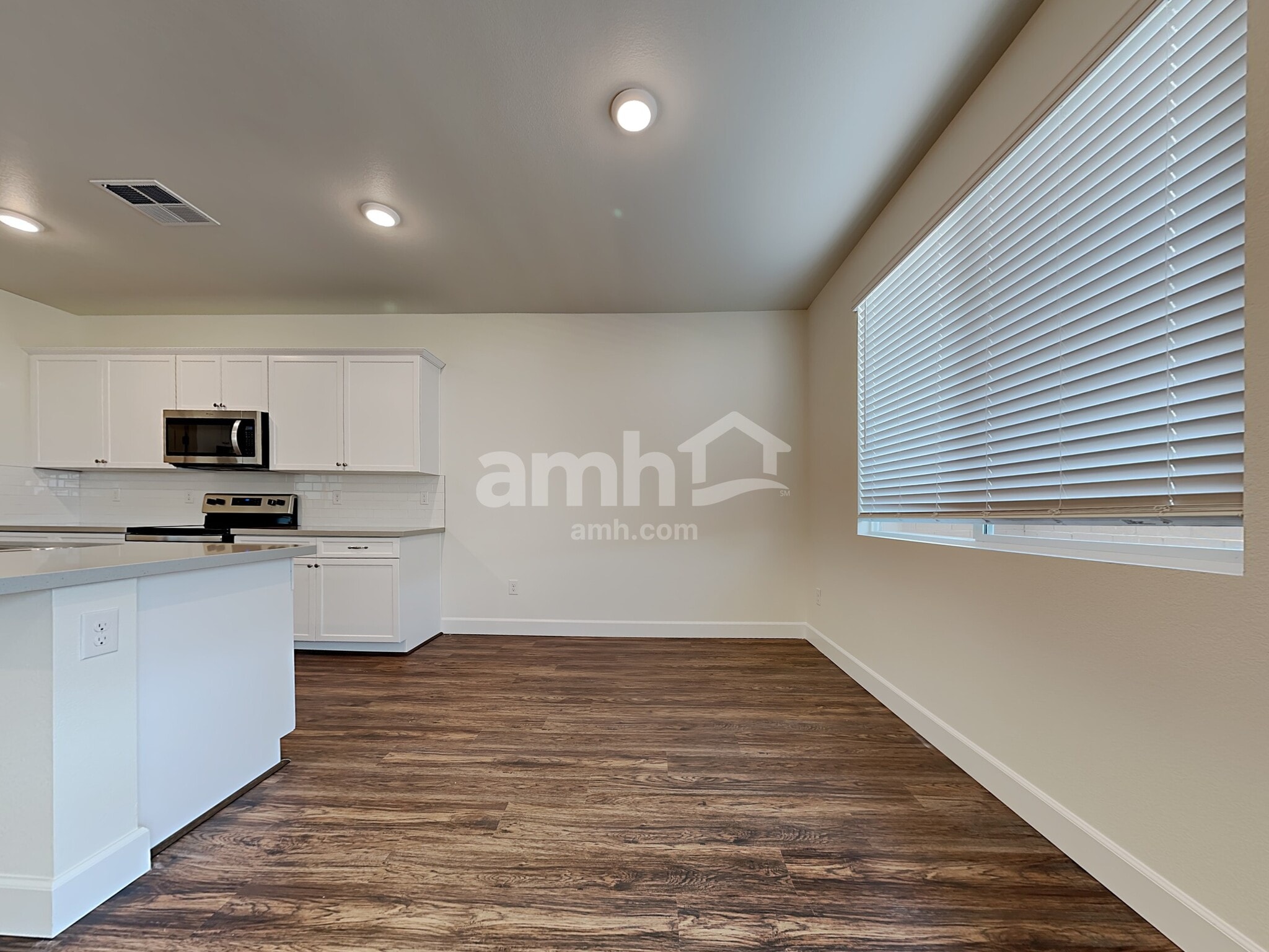 Building Photo - 6038 Theodore St