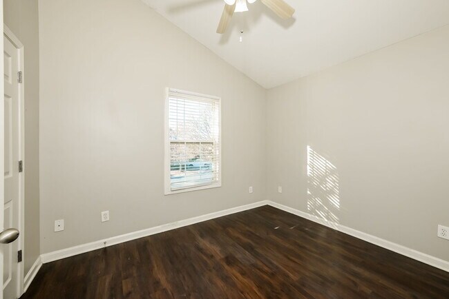 Building Photo - 5331 Apple Grove Rd NE