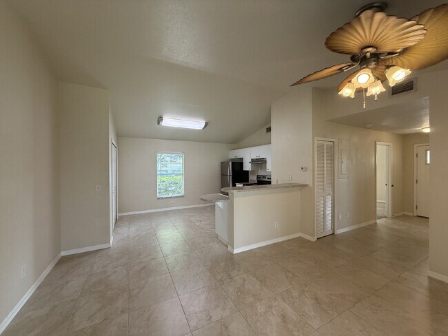 Building Photo - Charming 2 bedroom, 2 bathroom in Melbourne!