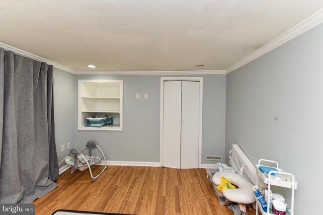Building Photo - 722 Glenside Dr