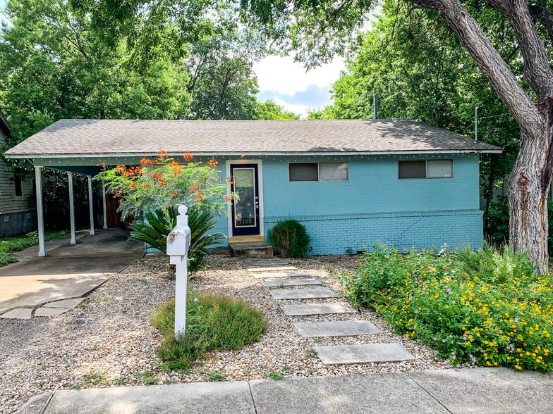 Building Photo - 1709 Ulit Ave