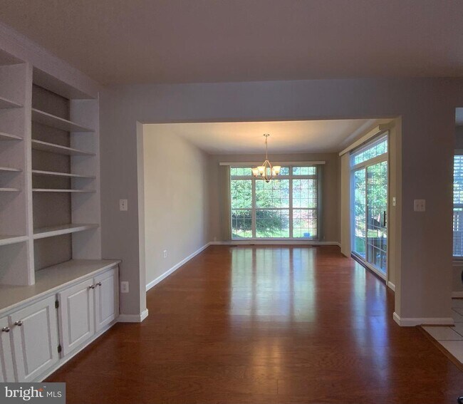 Building Photo - 5722 Governors Pond Cir