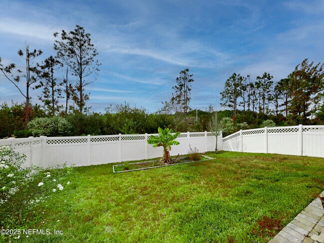 Building Photo - 210 Thistleton Wy