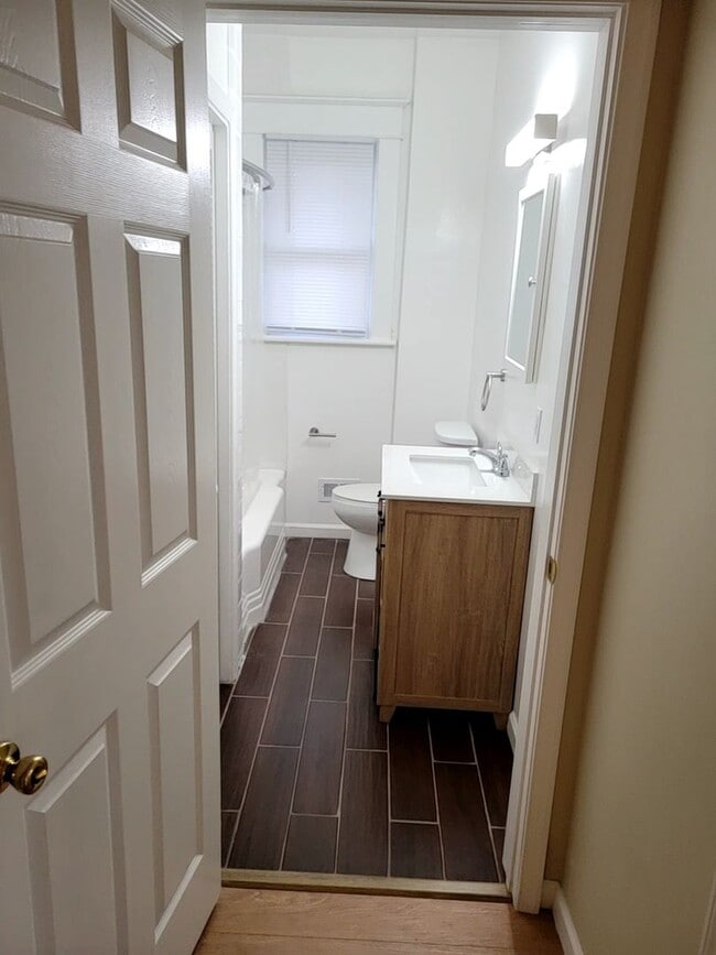 Building Photo - Charming 2-Bedroom Home in Norfolk