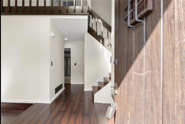 Building Photo - 2193 Oakrill Ct