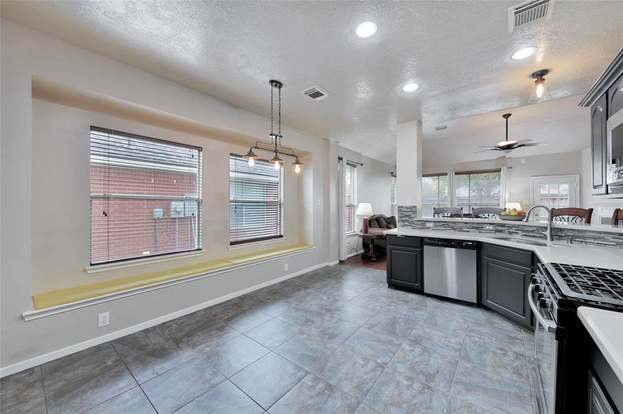 Building Photo - 9934 Goldenglade Dr