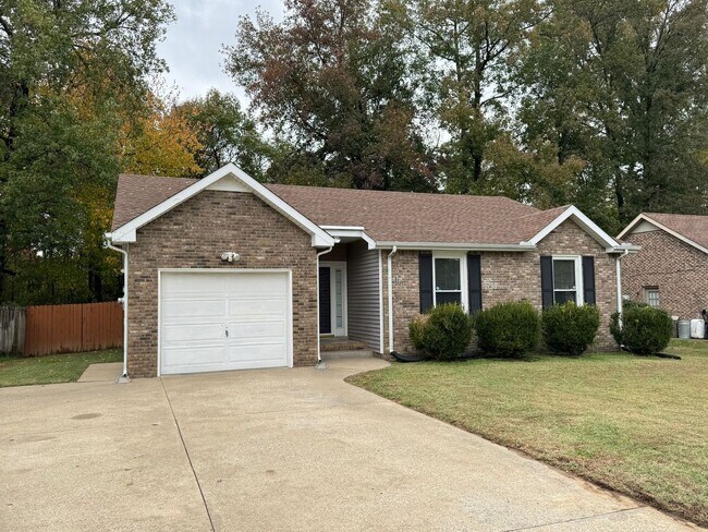 Building Photo - Sango! Partial Brick home with 3 bedrooms,...
