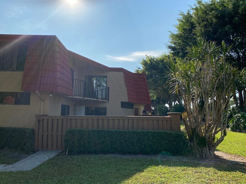 Building Photo - 8225 Severn Dr