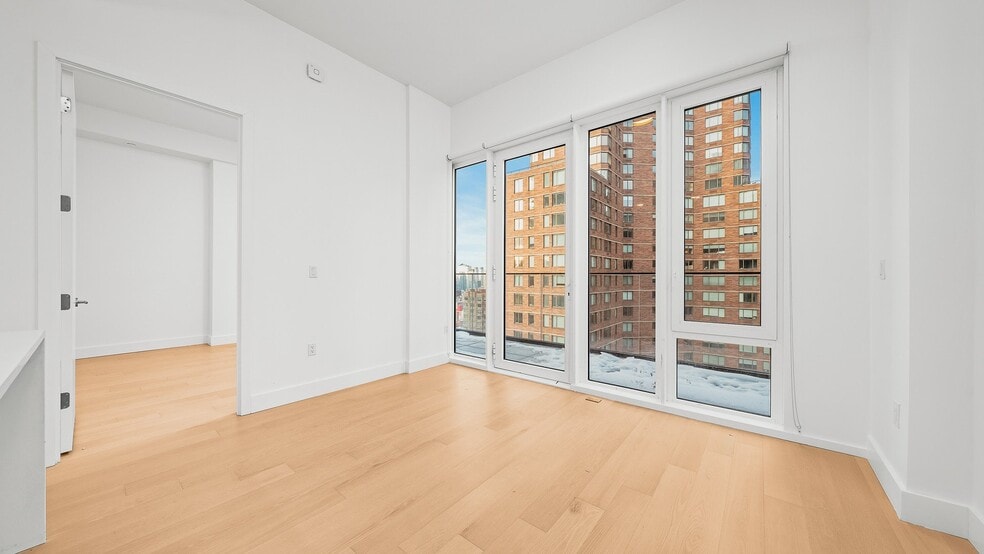 Building Photo - 250 W 49th St