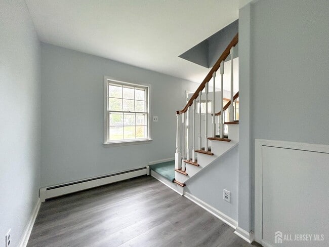 Building Photo - 3 Stiles Rd