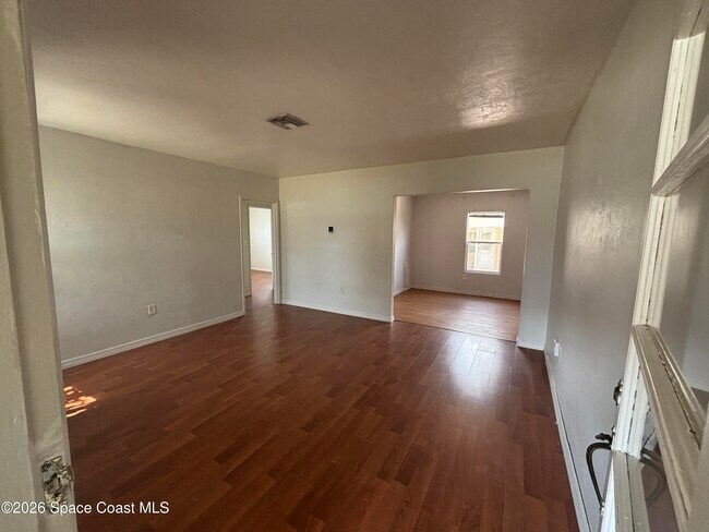 Building Photo - 1320 S Atlantic Ave