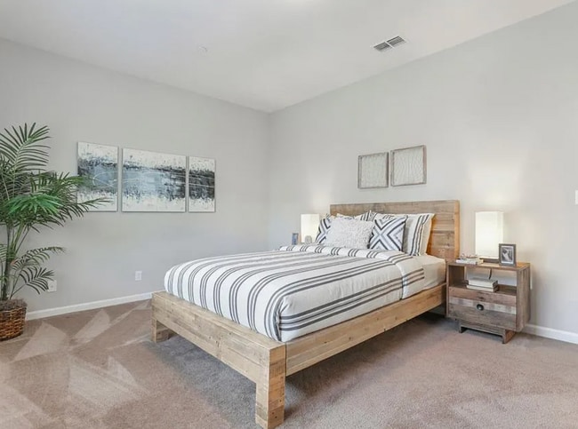 Building Photo - 1559 Hutchison Valley Dr