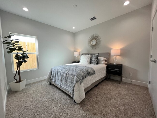 Building Photo - 8316 Curry Rd