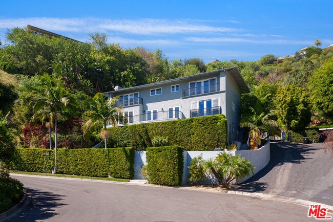 Building Photo - 1404 Devlin Dr