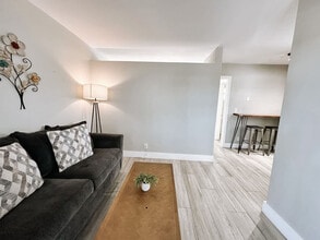 Building Photo - 50 Davie Blvd