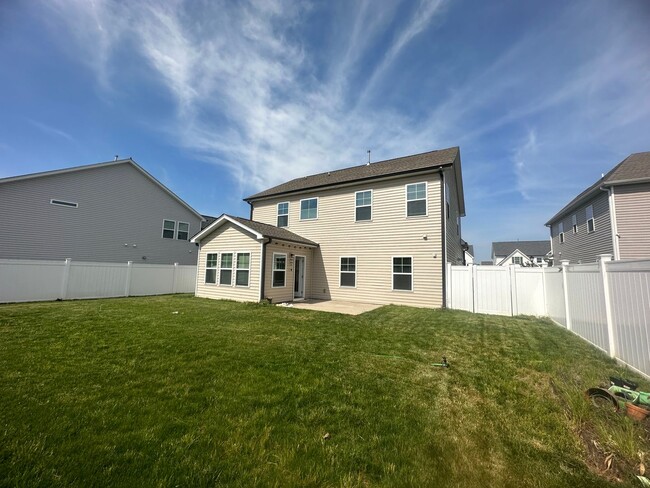 Building Photo - Spacious 4BR 3BA home in Northern Greensboro