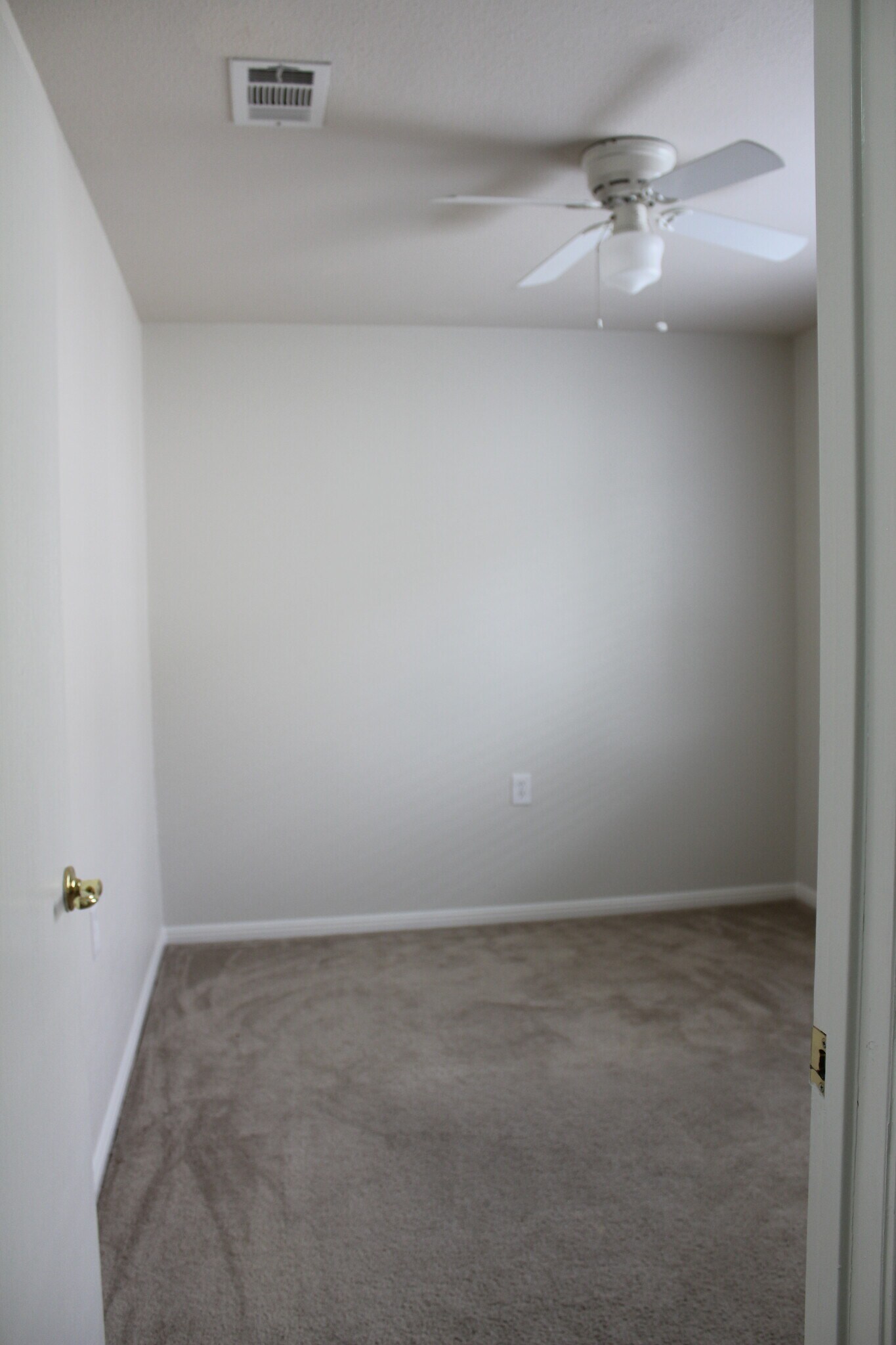 Secondary bedroom - 5605 Bentsen Ln