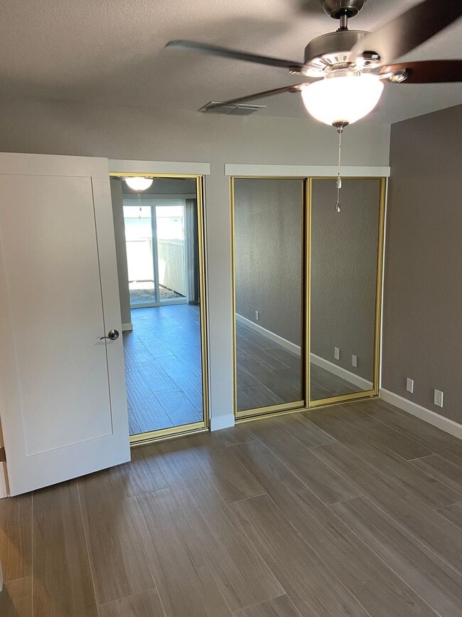 Building Photo - West Roseville - Remodeled 2 Bdrm, 1 Bath