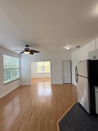 Building Photo - 4215 Sheridan Ave