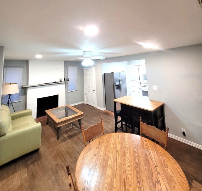 Living/Dining - 2802 Hedgerow Dr