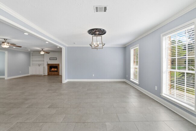 Building Photo - Beautifully Updated 4-Bedroom Home in a Prime Houston Location