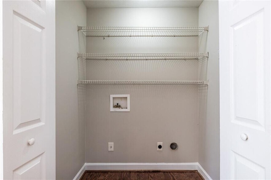 Building Photo - 1093 Wash Lee Dr SW