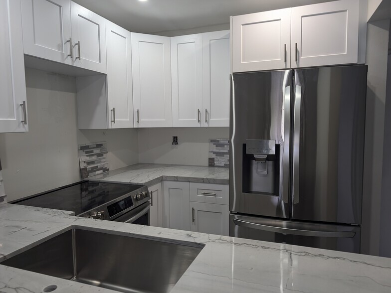 Building Photo - 8977 SW 123rd Ct