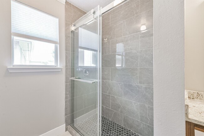 Building Photo - 1623 Stonehaven Village Cir