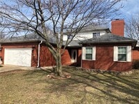 Building Photo - 111 Fox Run Pl