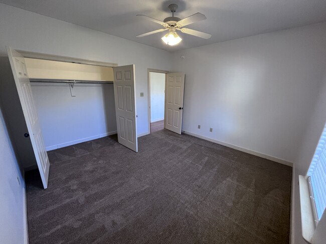 Building Photo - 29 Oak Crest Dr