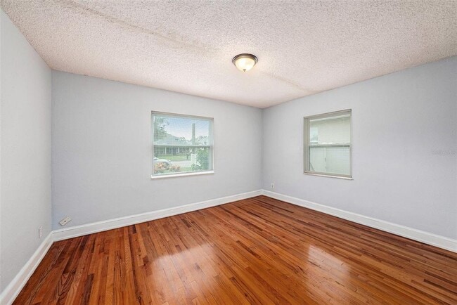 Building Photo - 213 N Lincoln Ave