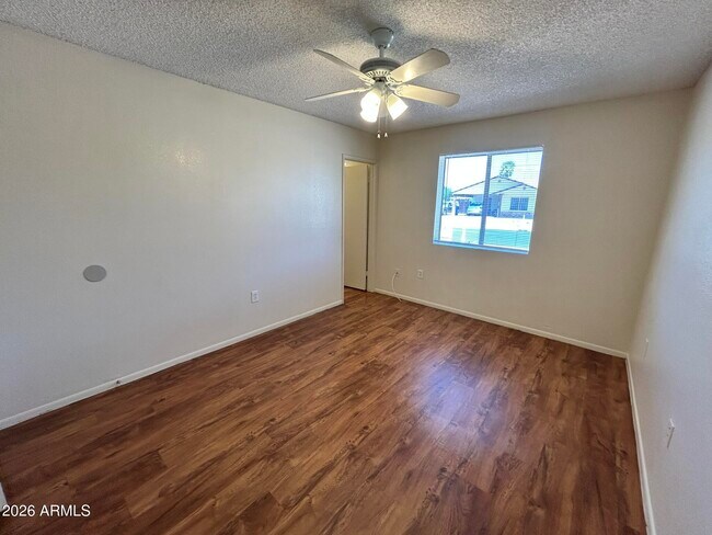 Building Photo - 3147 E Edgewood Ave