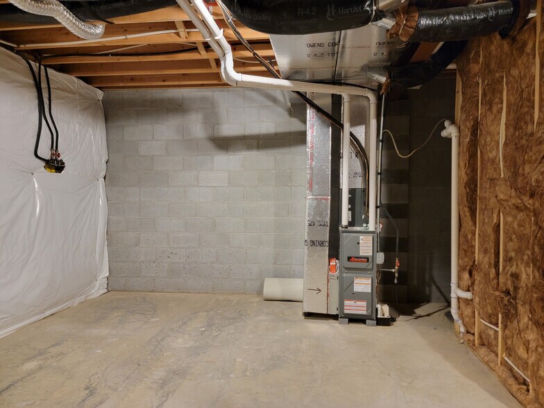 Building Photo - 642 Brentwood Dr