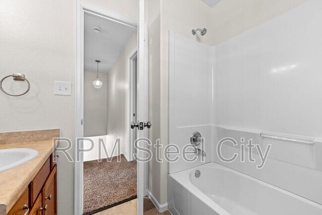 Building Photo - 5085 Tabor Lane