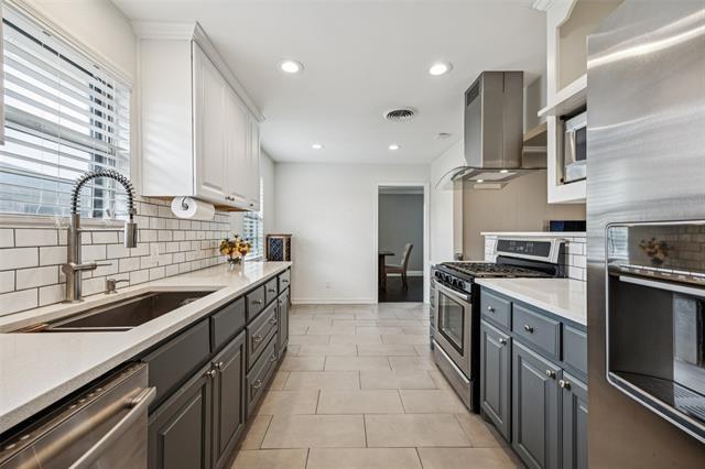 Building Photo - 8422 Sweetwood Dr