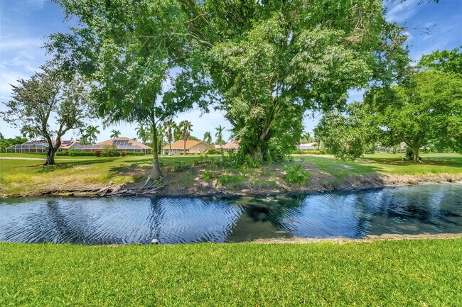 Building Photo - 10099 Canoe Brook Cir