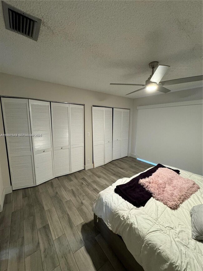 Building Photo - 12032 S Las Palmas Dr