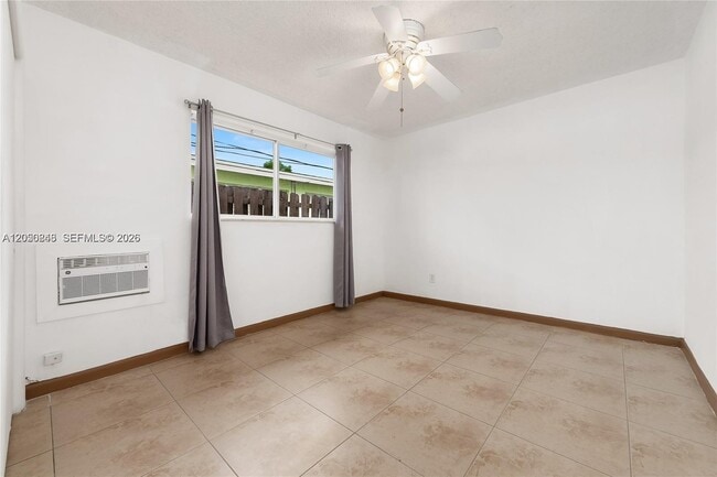 Building Photo - 932 Moffett St