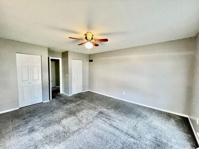 Building Photo - 1 bedroom, 1 bathroom apartment home in Ka...