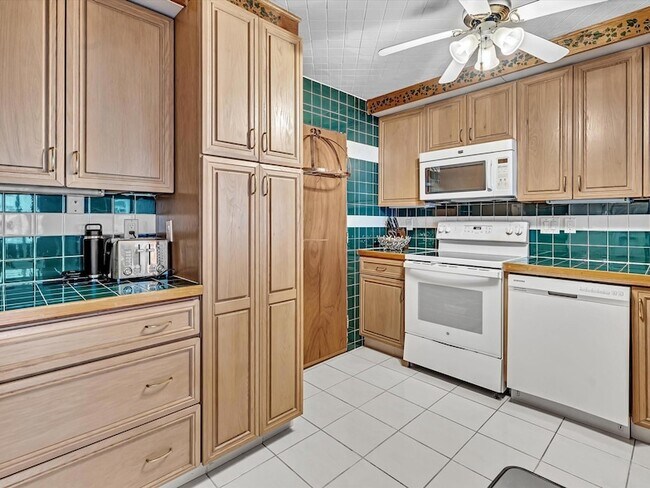 Building Photo - 3430 Galt Ocean Dr