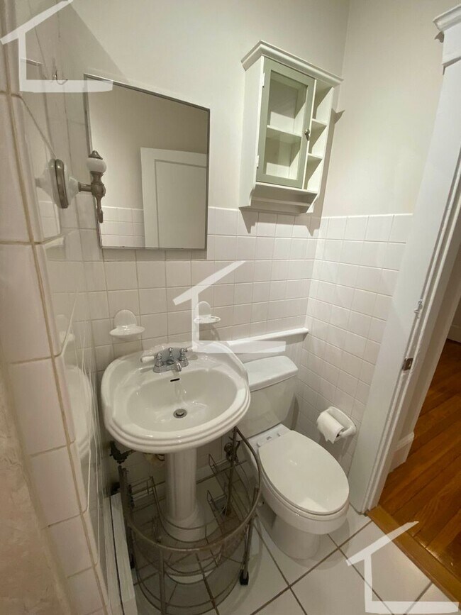 Building Photo - HOT BRIGHTON LISTING!!!!!!!!