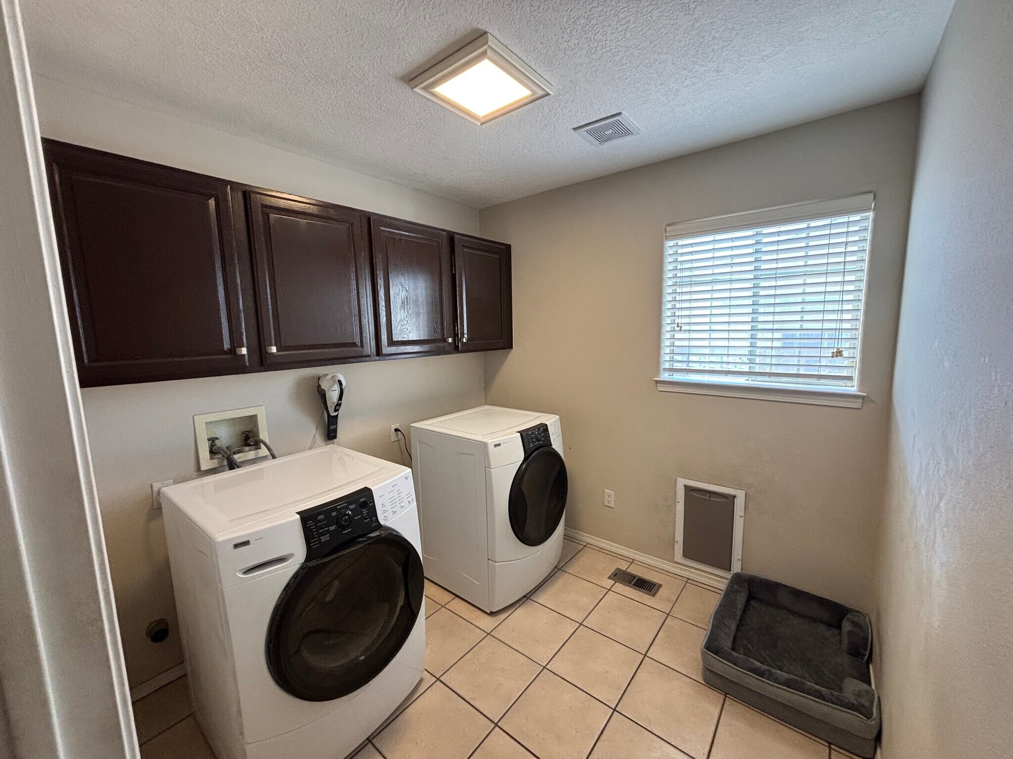 Building Photo - 8105 Wellsburg Ct NW