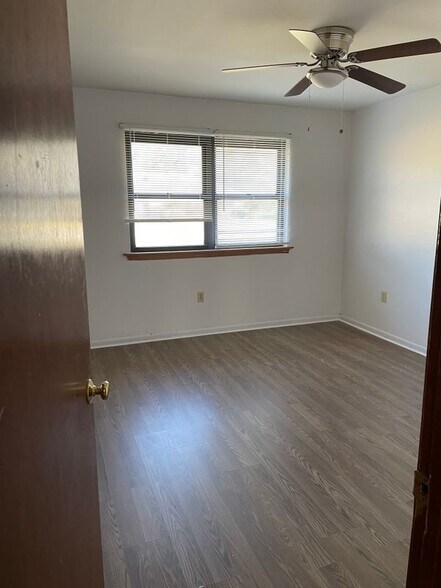Building Photo - 4214 N Morvant Pl