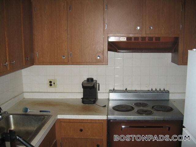 Building Photo - 524 Putnam Ave