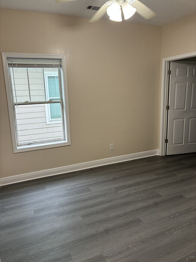 Building Photo - 103 Old Spanish Trail