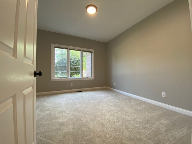 Building Photo - Gated Community! Ranch Style Home! Rent Or Purchase For $499,000.00!