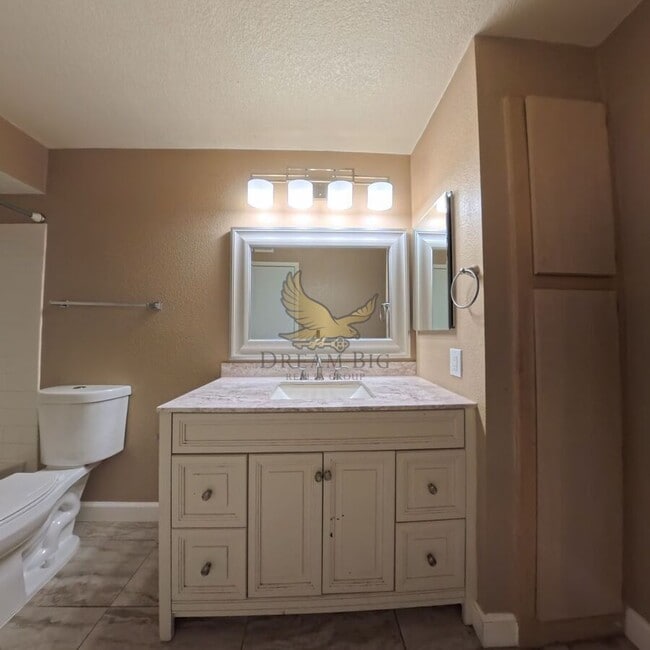 Building Photo - 8101 W Flamingo Rd