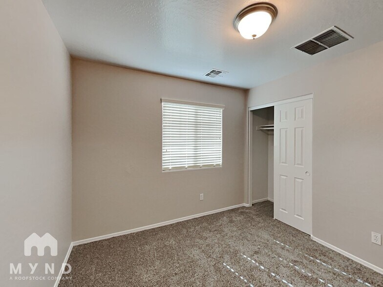 Building Photo - 2507 N 148th Dr